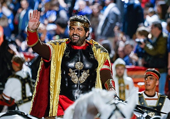 López Miras conduce la cuadriga, este viernes, en Lorca.