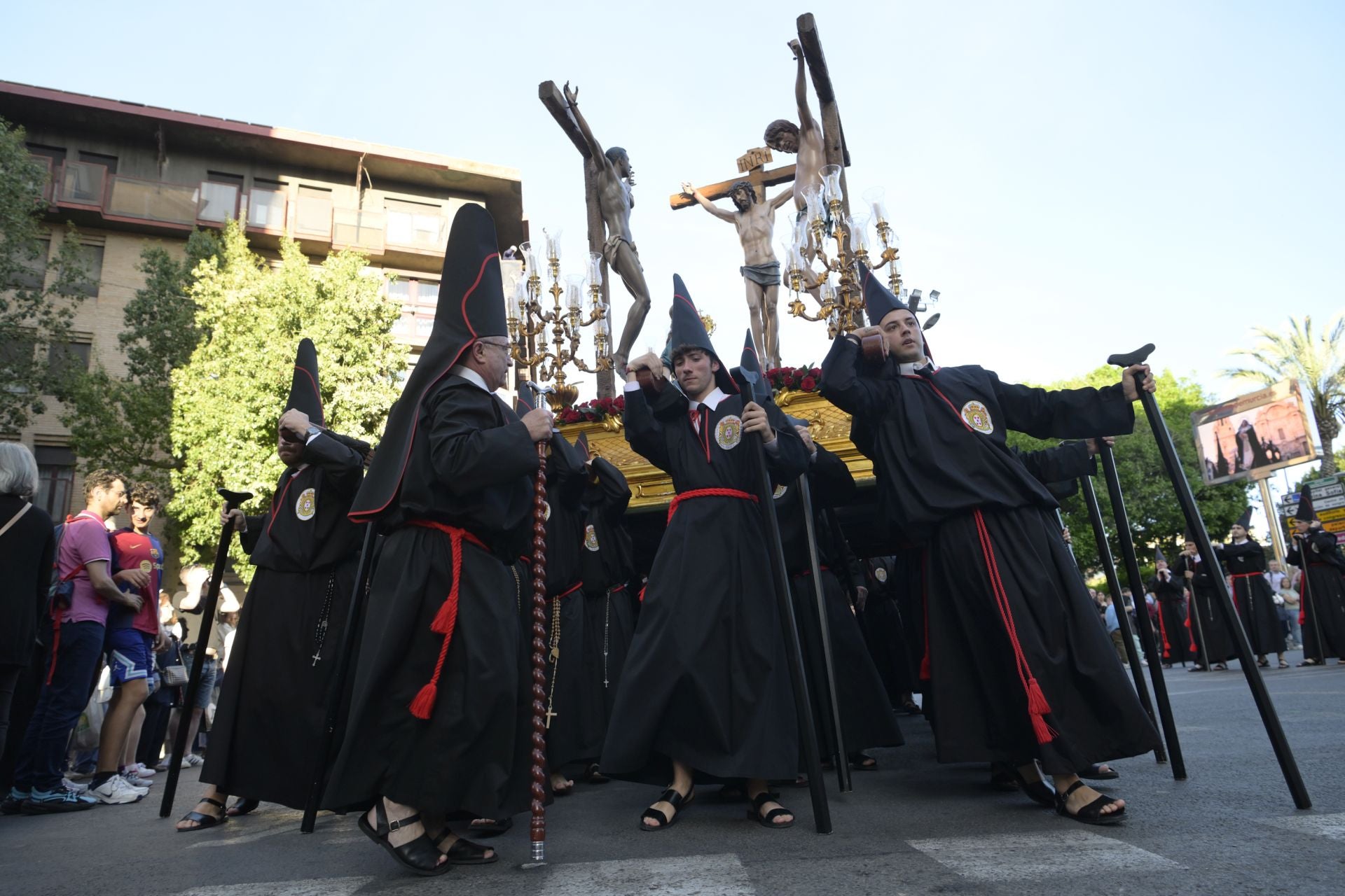 La procesión de la Soledad del Calvario en Murcia, en imágenes
