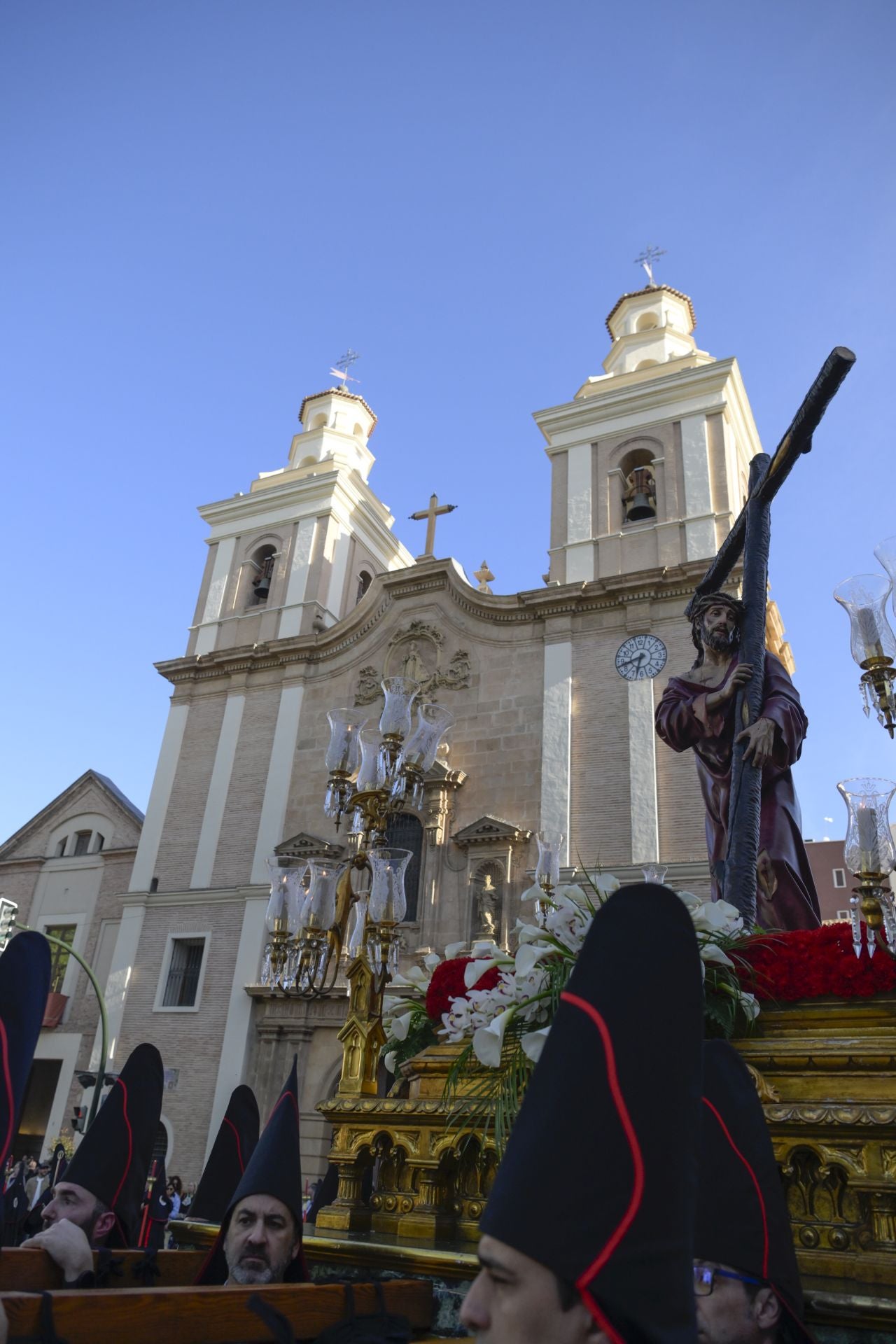 La procesión de la Soledad del Calvario en Murcia, en imágenes