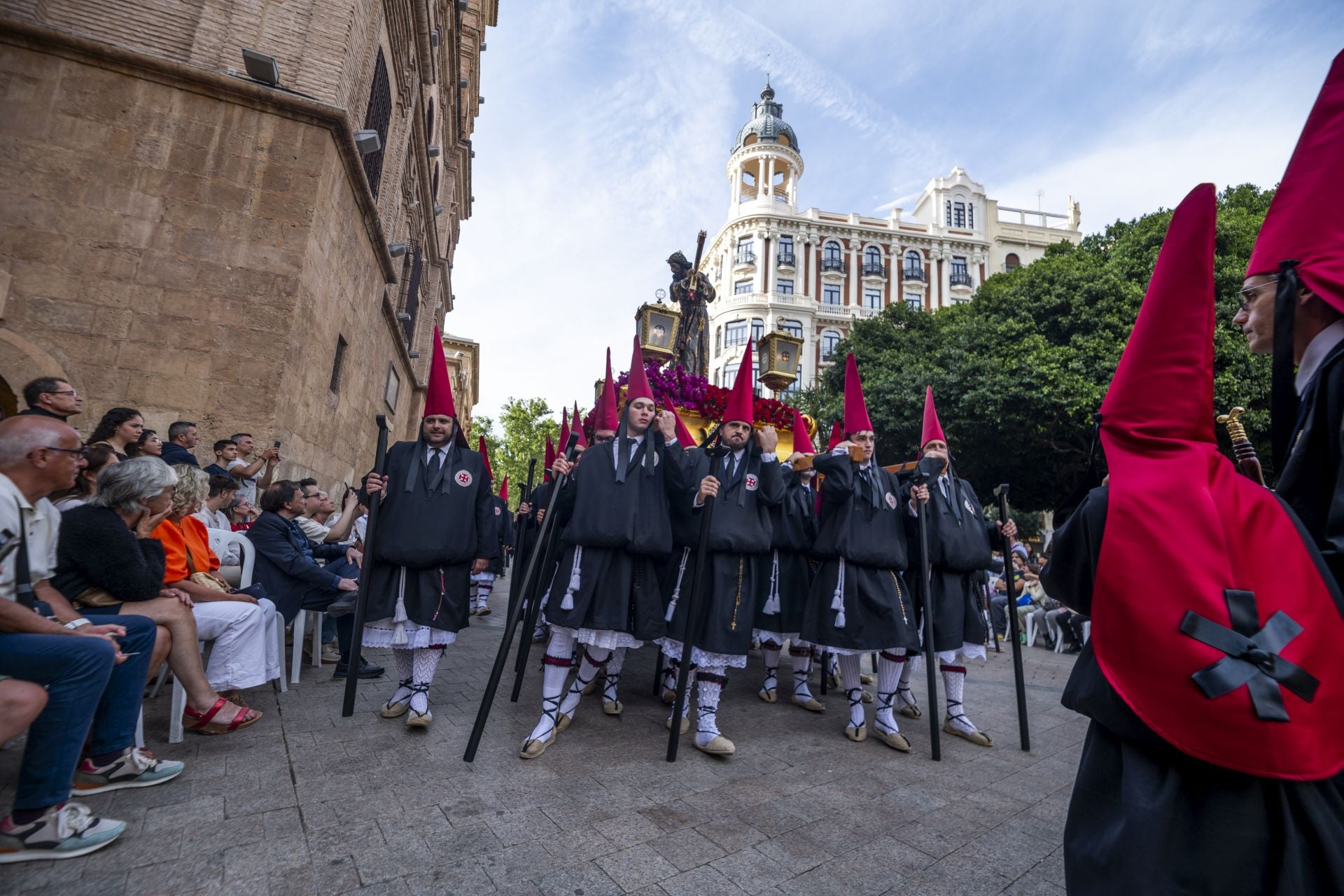 Luto en las calles de Murcia en el Viernes Santo