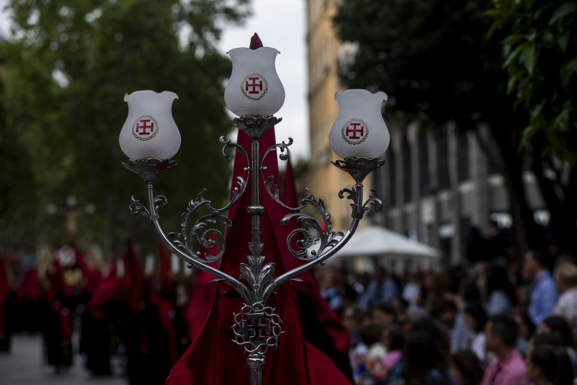 Luto en las calles de Murcia en el Viernes Santo