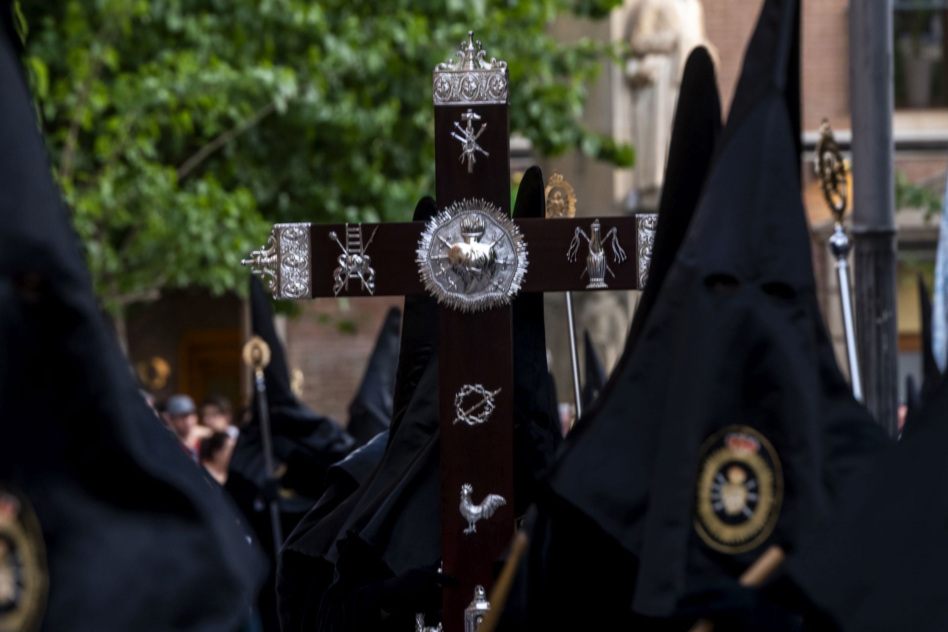 Luto en las calles de Murcia en el Viernes Santo