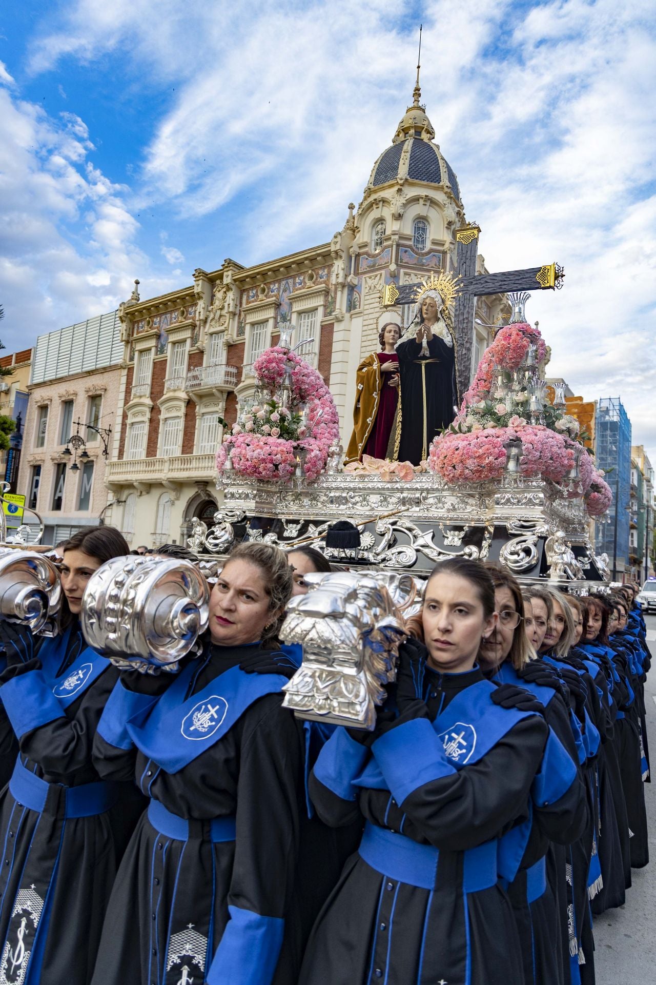 En imágenes, las procesiones de la Vera Cruz y las Santas Mujeres en Cartagena