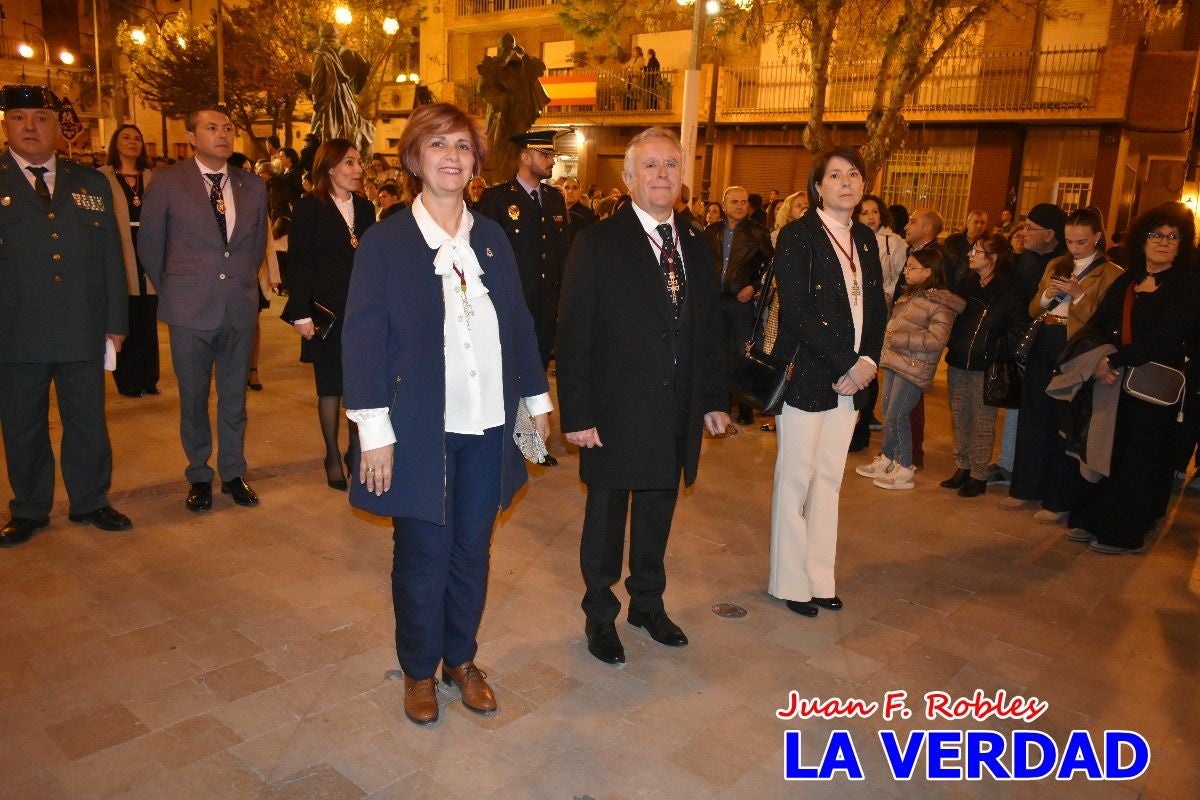 La Virgen Blanca reina en el atardecer de Jueves Santo en Caravaca de la Cruz