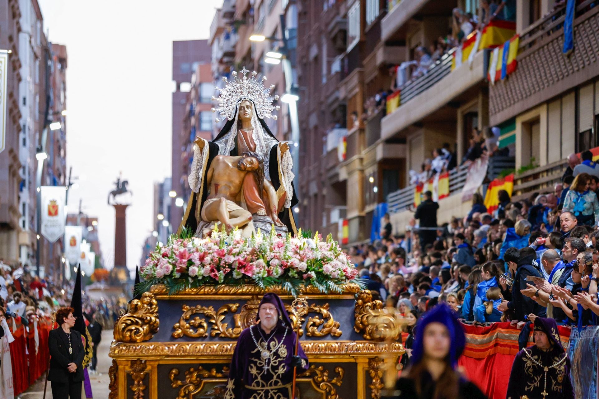 La procesión del Viernes Santo de Lorca, en imágenes