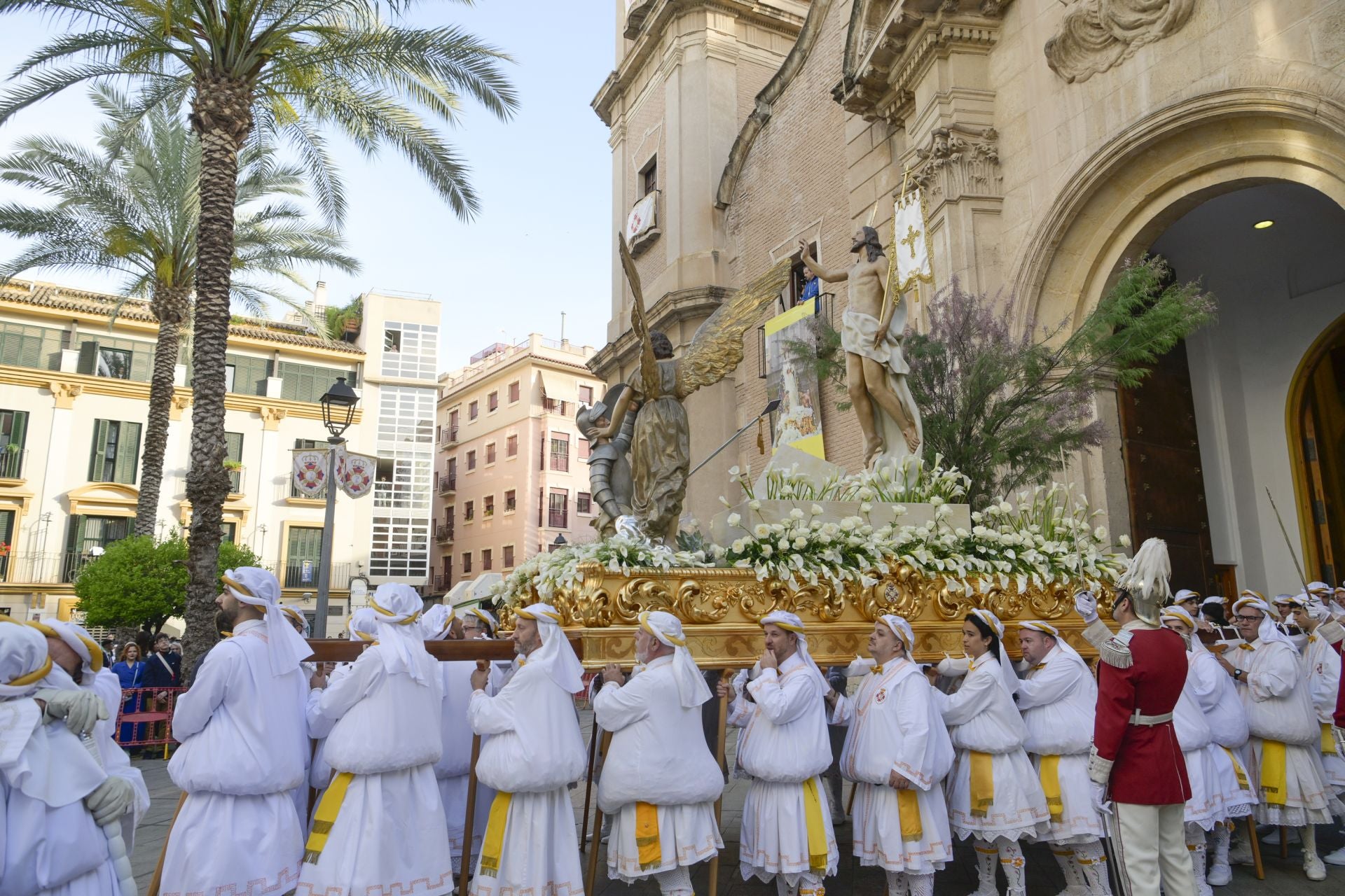 En imágenes, el Resucitado sortea la lluvia en Murcia y cierra la Semana Santa