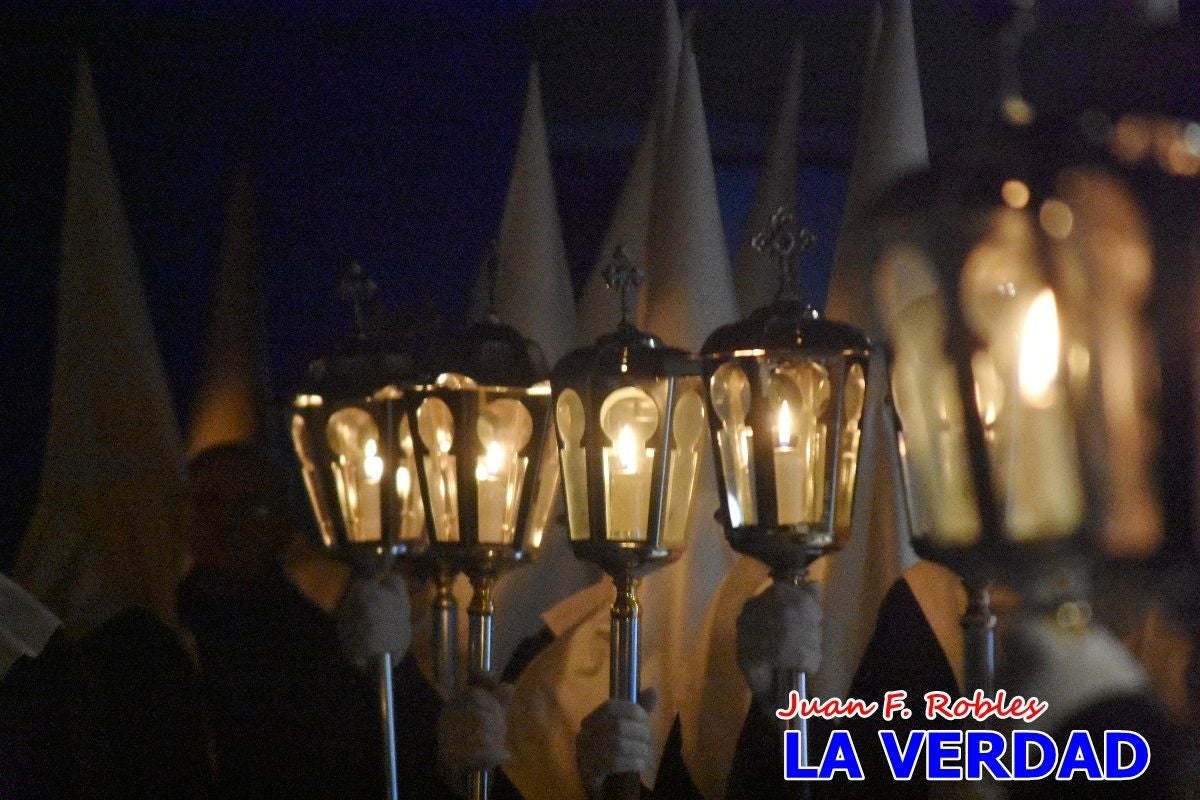 El Silencio inunda de solemnidad Caravaca de la Cruz en la noche de Jueves Santo