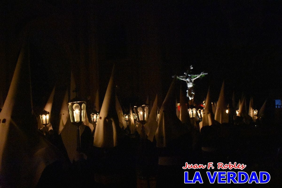 El Silencio inunda de solemnidad Caravaca de la Cruz en la noche de Jueves Santo