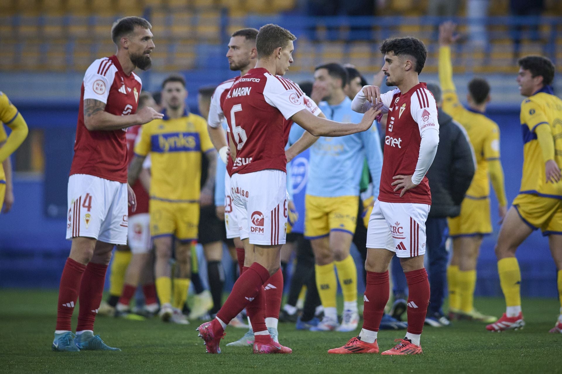 La derrota del Real Murcia frente al Alcorcón, en imágenes