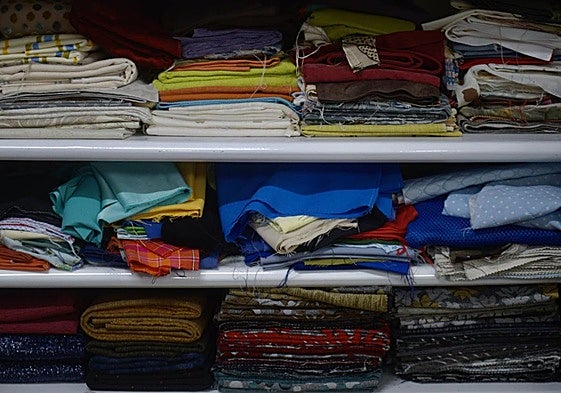 Tejidos clasificados en el taller de Puente Tocinos de Proyecto Abraham.