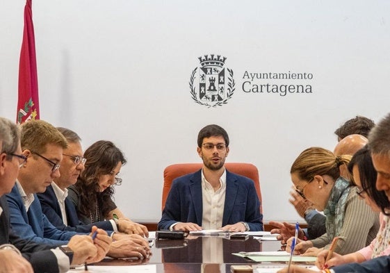 El concejal de Hacienda del Ayuntamiento de Cartagena, Ignacio Jáudenes, este lunes, en una Comisión Informativa.