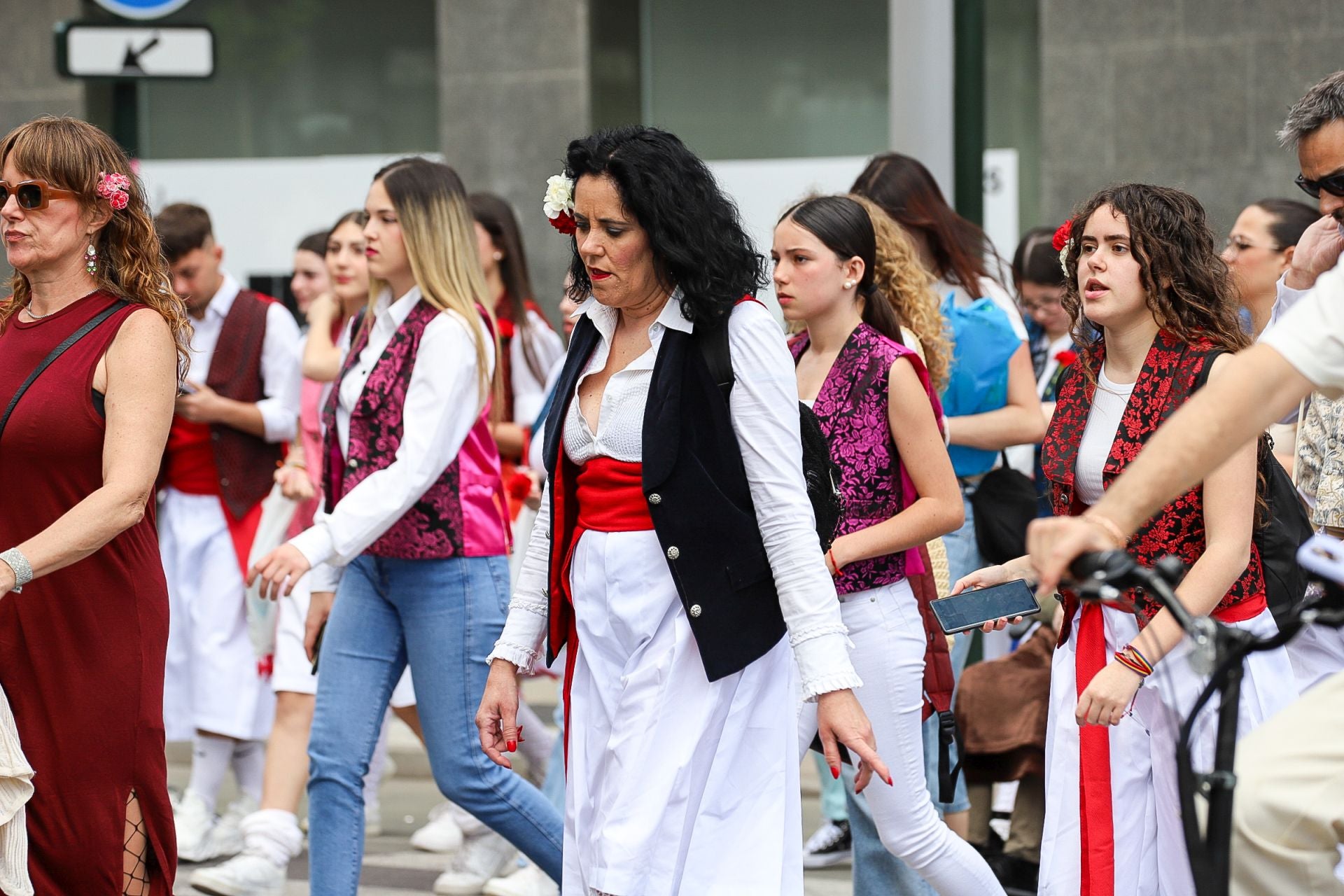 En imágenes, los huertanos inundan las calles del centro de Murcia