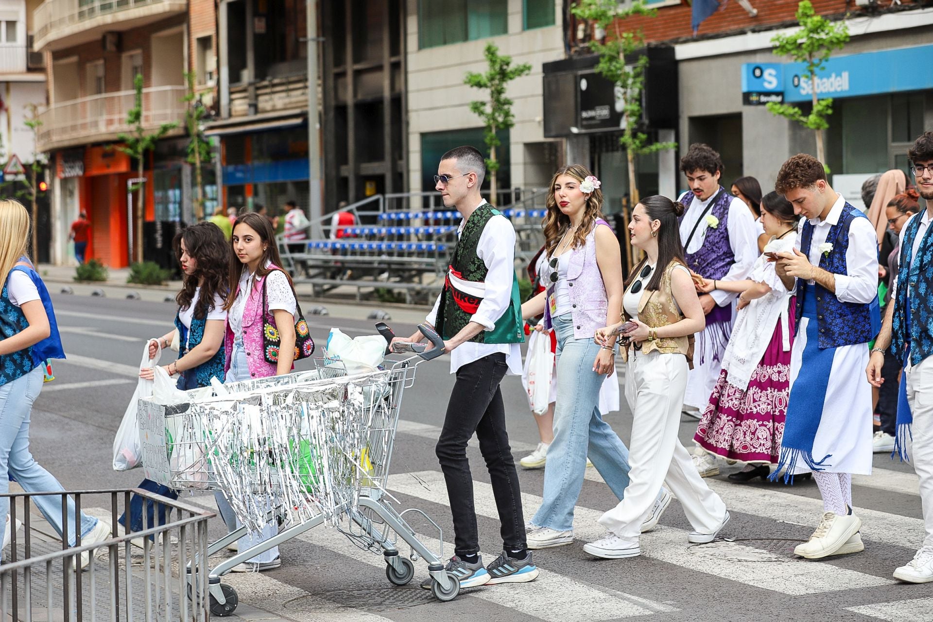 En imágenes, los huertanos inundan las calles del centro de Murcia