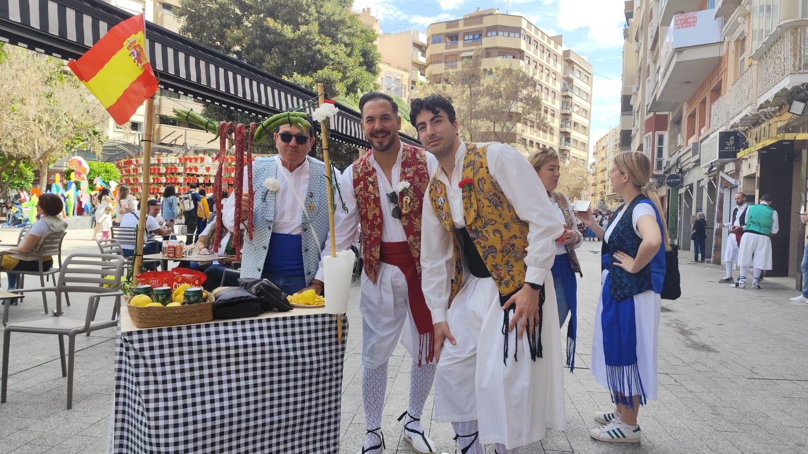 Carritos cargados de originalidad en el Bando de la Huerta