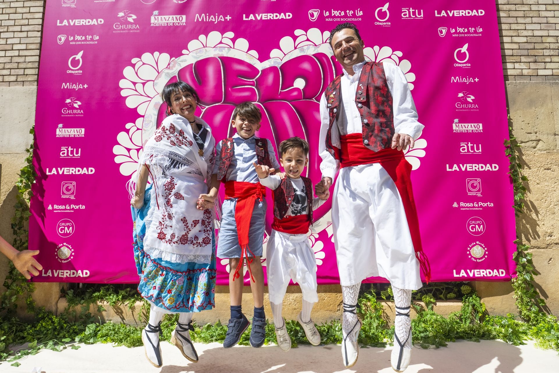 El &#039;Glambot&#039; de LA VERDAD y Photoflash Events en el Bando de la Huerta, en imágenes