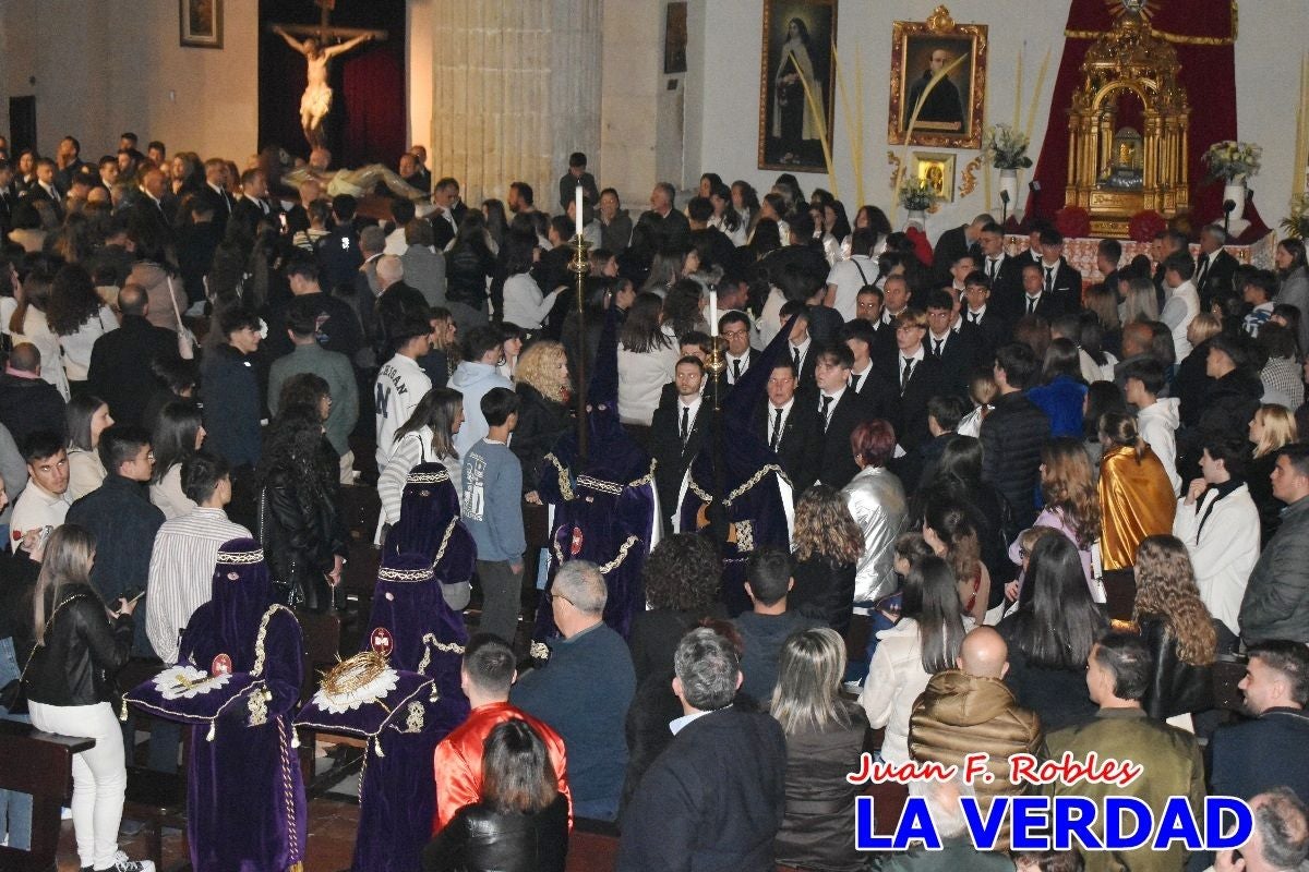 «La Soledad» acompaña hasta su capilla al «Cristo Yacente» en Caravaca de la Cruz