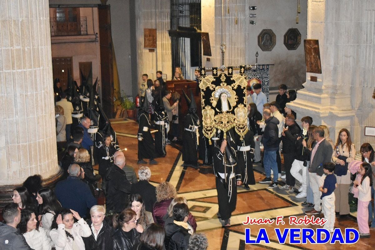 «La Soledad» acompaña hasta su capilla al «Cristo Yacente» en Caravaca de la Cruz
