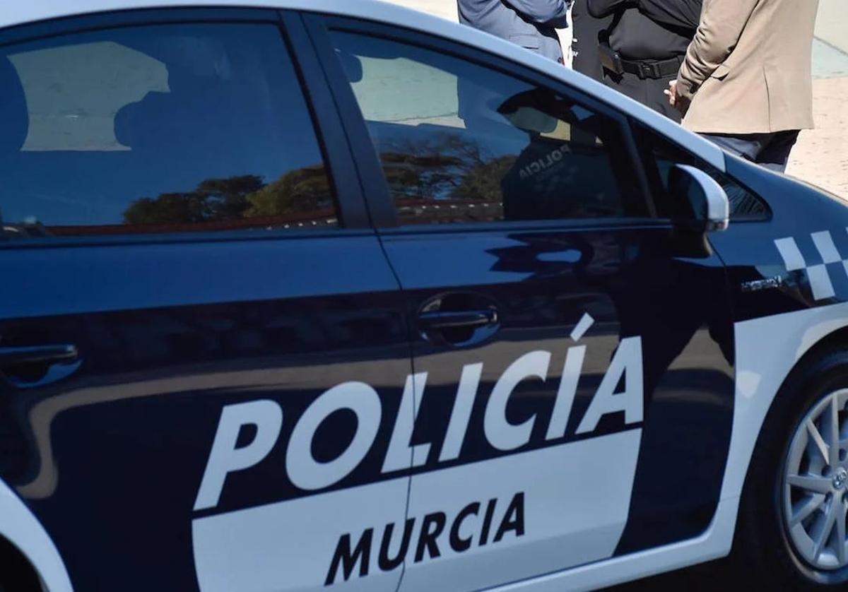 Detenido al ser sorprendido robando en el interior de un coche en Murcia tras romper la ventanilla
