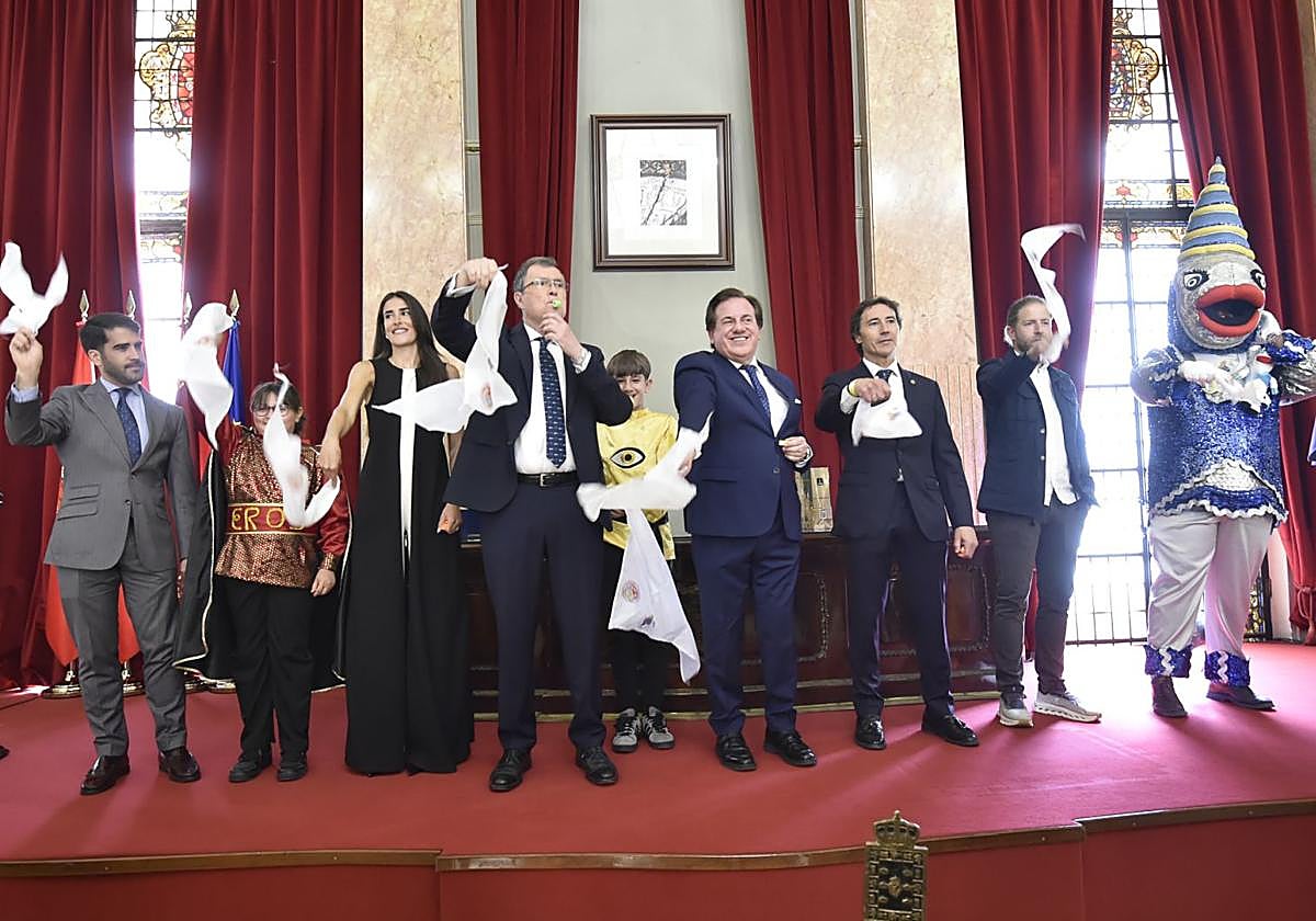 La misa sardinera y la recepción en el Ayuntamiento de Murcia, en imágenes