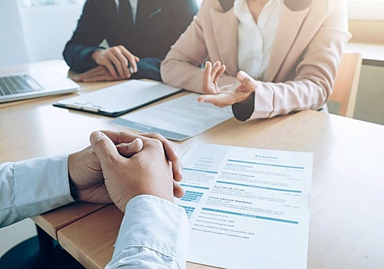 Una entrevista de trabajo.