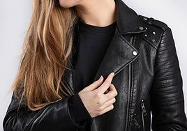 Imagen de archivo de una chaqueta de cuero.
