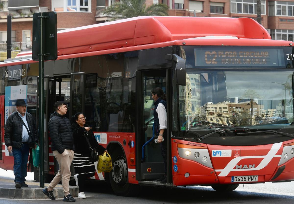 La nueva concesión de los autobuses de Murcia sigue sin contar con una fecha cierta para su puesta en marcha
