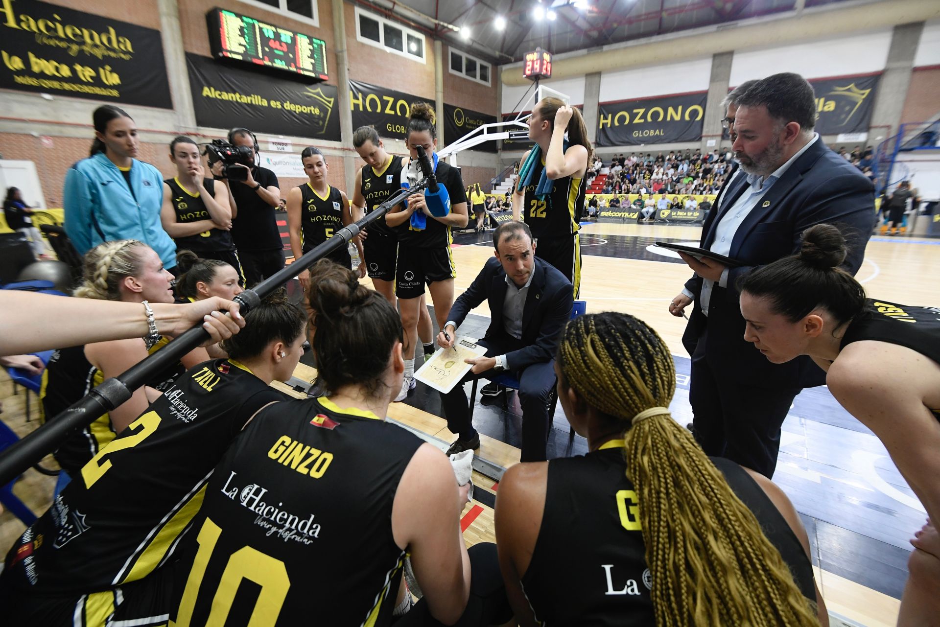 Las imágenes del encuentro Jairis-Zaragoza (70-68)