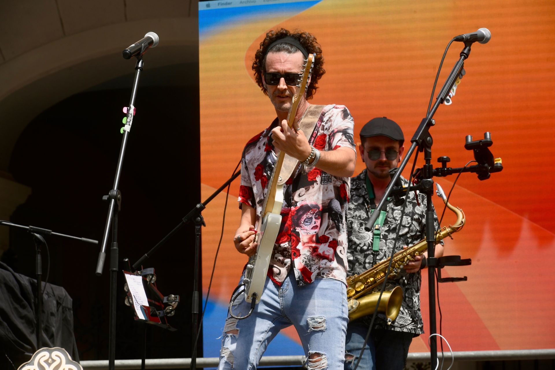 El ambiente durante los conciertos en la plaza Julián Romea, en imágenes