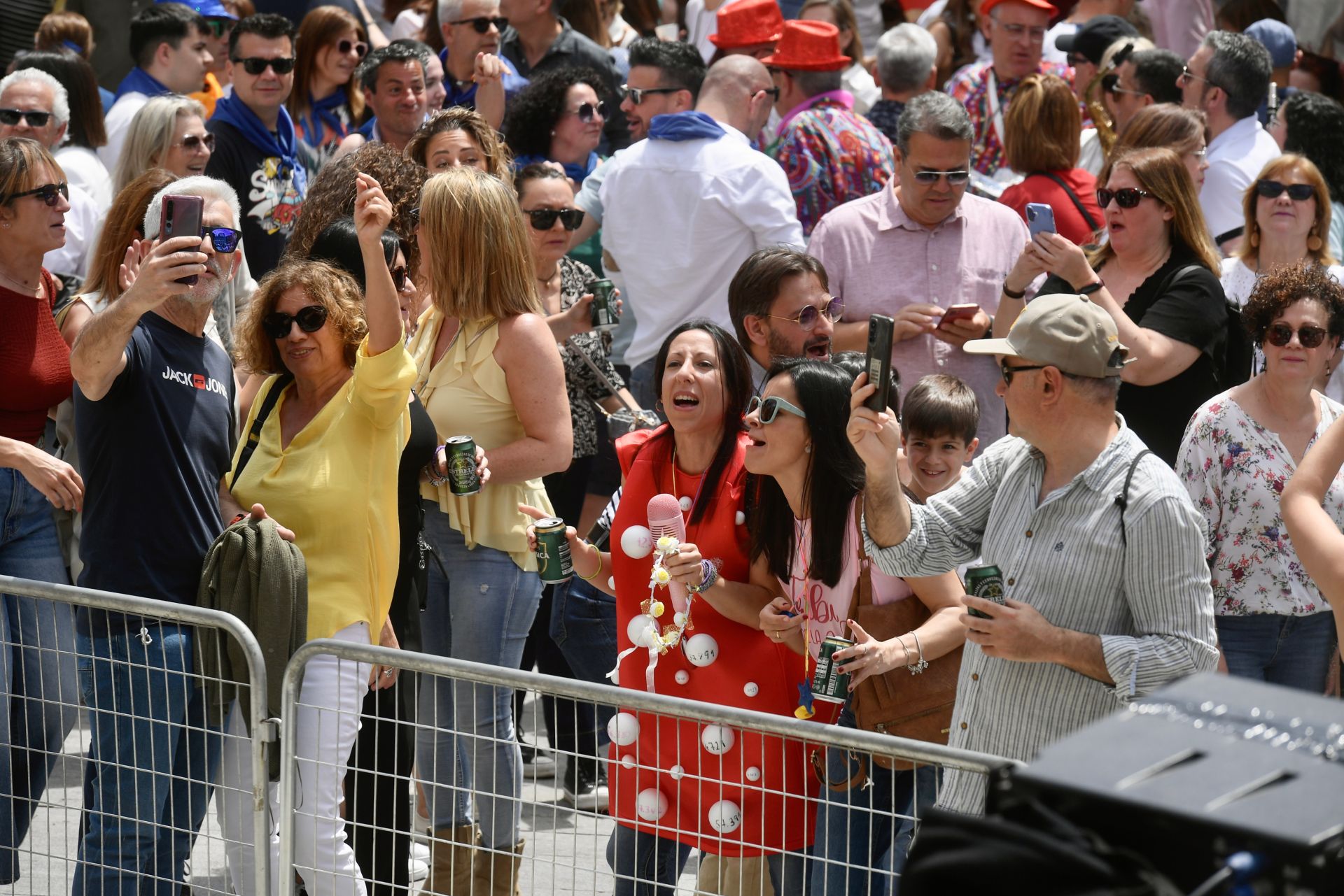 El ambiente durante los conciertos en la plaza Julián Romea, en imágenes