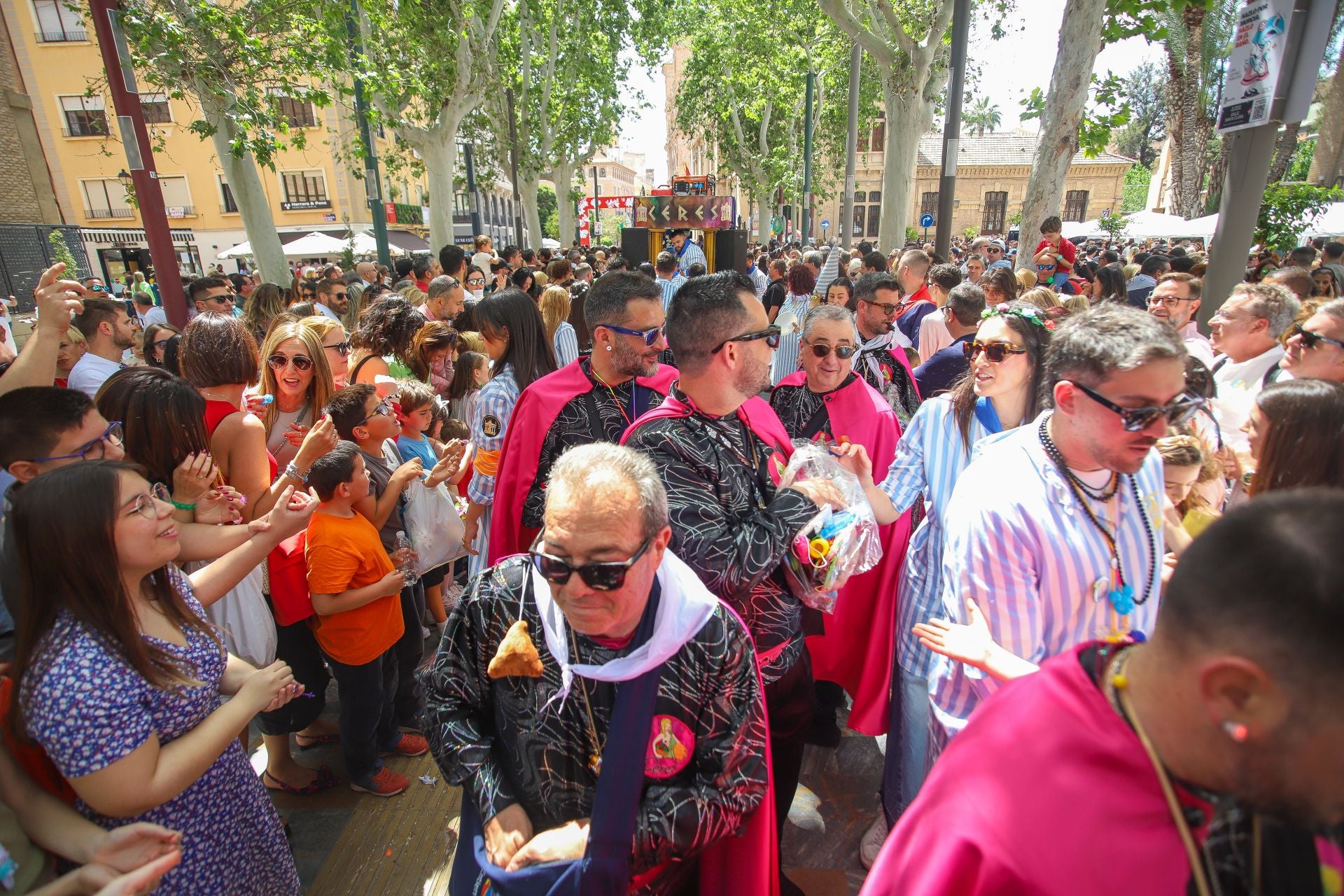 El penúltimo desfile antes de la quema de la Sardina, en imágenes