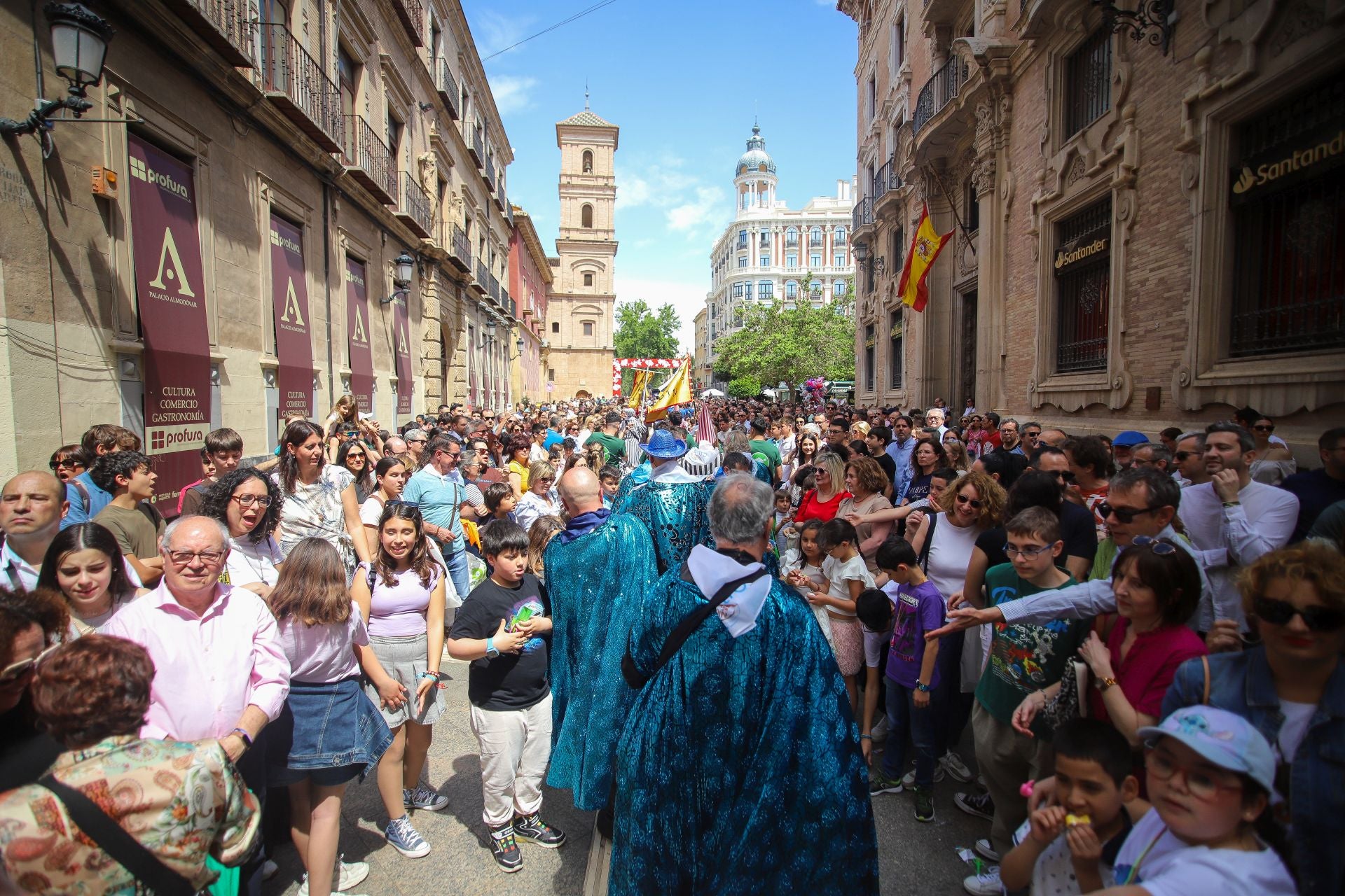 El penúltimo desfile antes de la quema de la Sardina, en imágenes