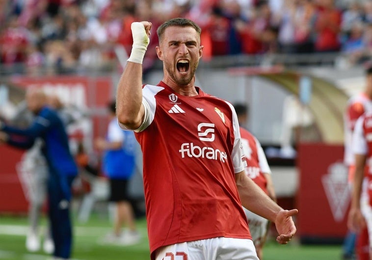 Flakus celebra el gol de la victoria ante el Villarreal B.