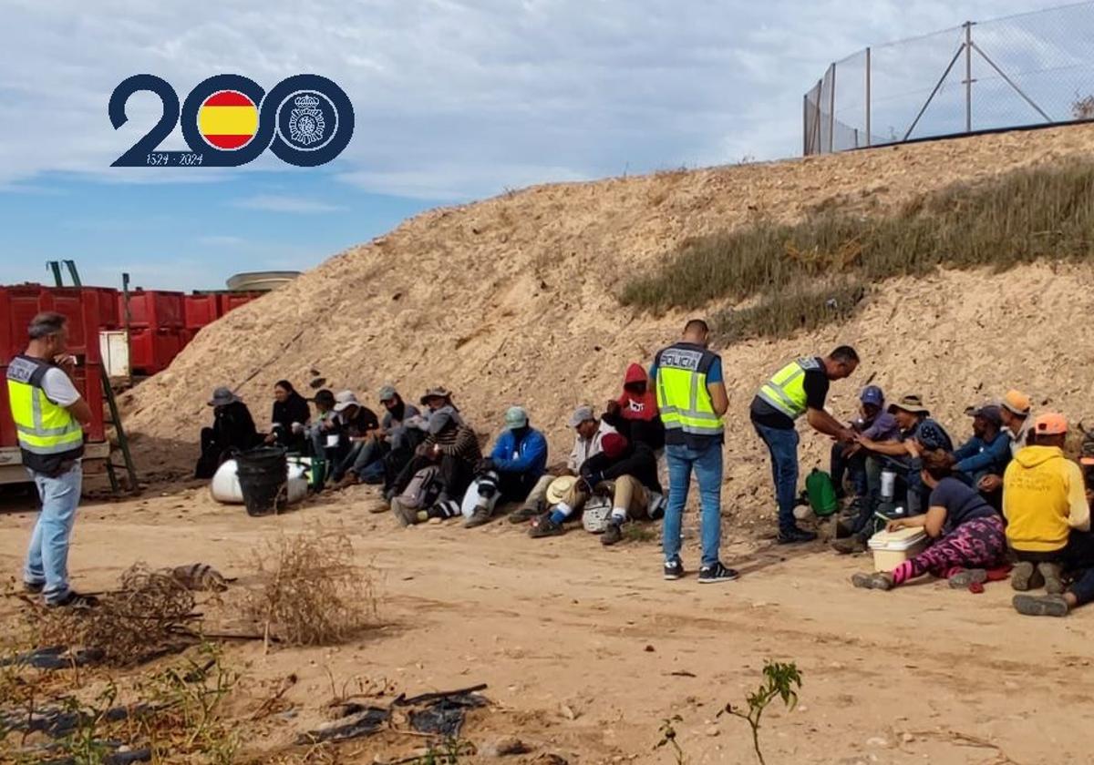 Detienen a 37 miembros de una trama de Alhama de Murcia, trabajadores y encargados, por la explotación laboral de extranjeros