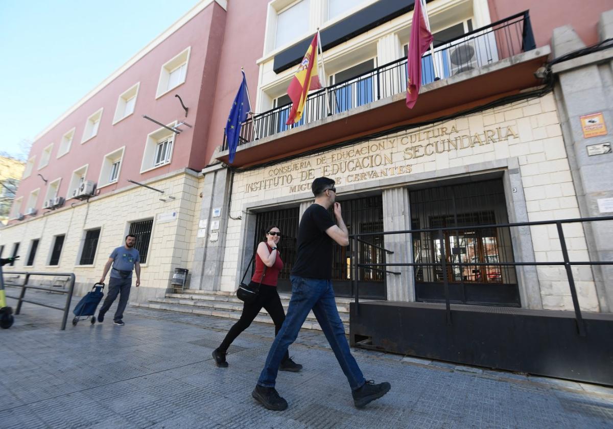 La actividad en universidades y centros educativos se suspendió por la tarde