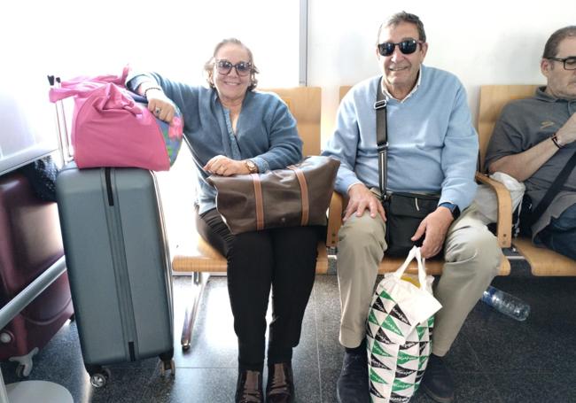 Francisca y José Luis esperaban volver ayer a Badajoz.