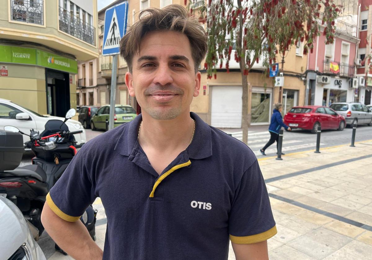 Adrián Morote, técnico de ascensores en Cieza: «Han sido dos días de mucha tensión»