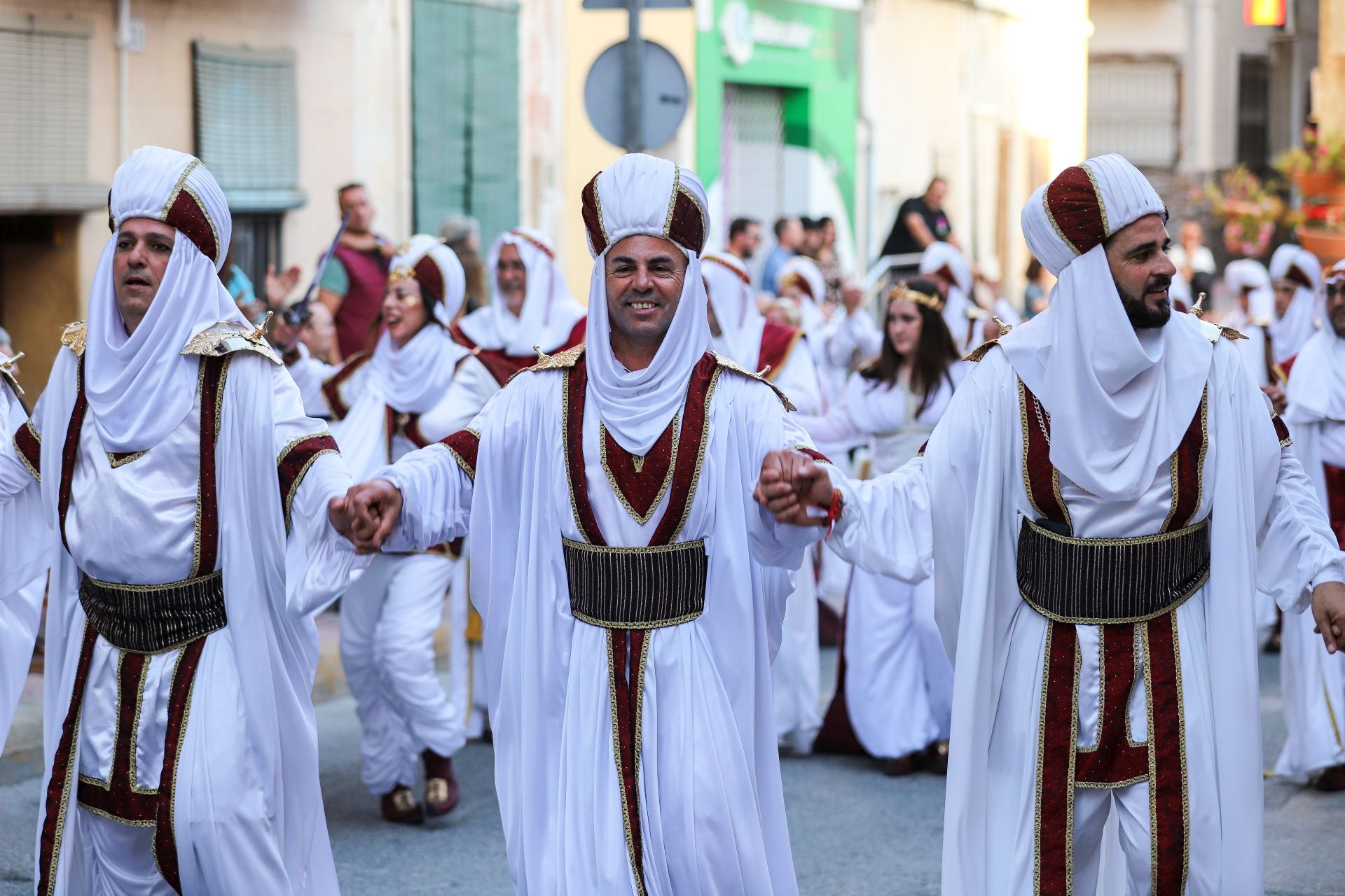 El desfile de Moros y Cristianos de Abanilla, en imágenes