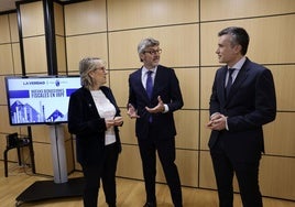 Protagonistas. María José Portillo, Luis Alberto Marín y Alfonso Guillamón participaron ayer en el desayuno informativo que se celebró en las instalaciones del diario LA VERDAD.