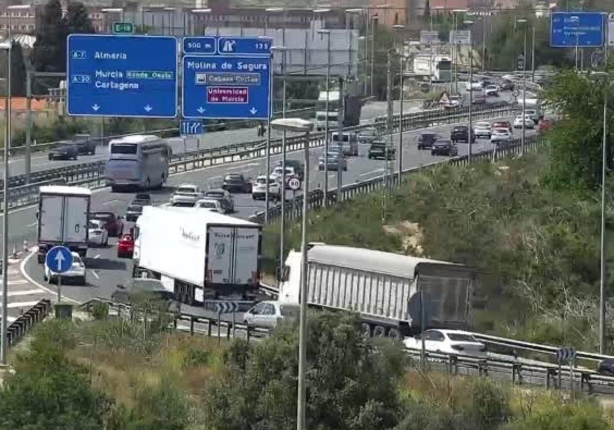 Nuevas retenciones en la autovía A-30 entre Murcia y Molina de Segura en pleno puente