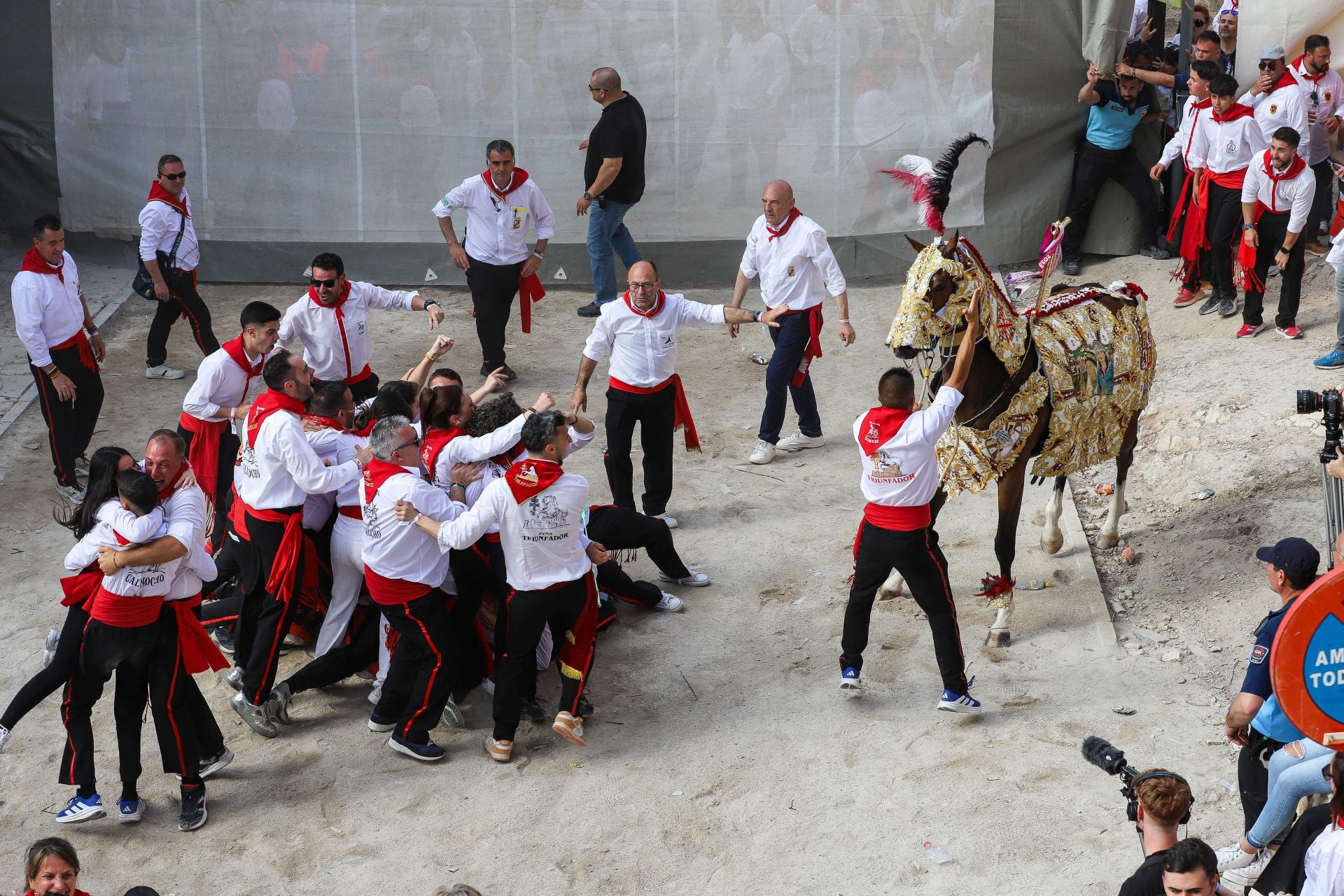 La carrera de los Caballos del Vino 2025, en imágenes