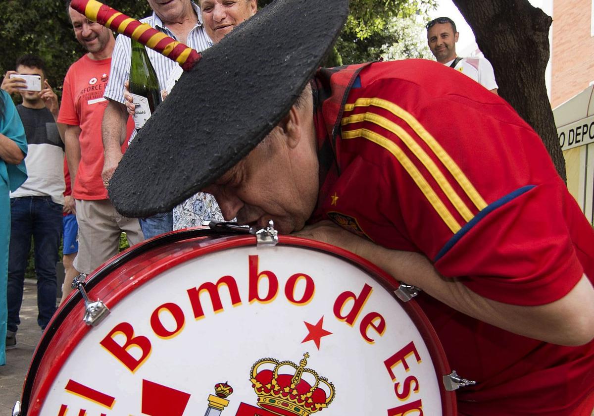 Cuando a Manolo le robaron el bombo en el campo del Murcia