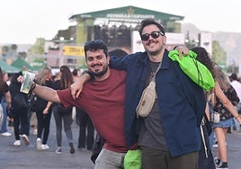 Asistentes al Warm Up, durante las primeras horas del festival.