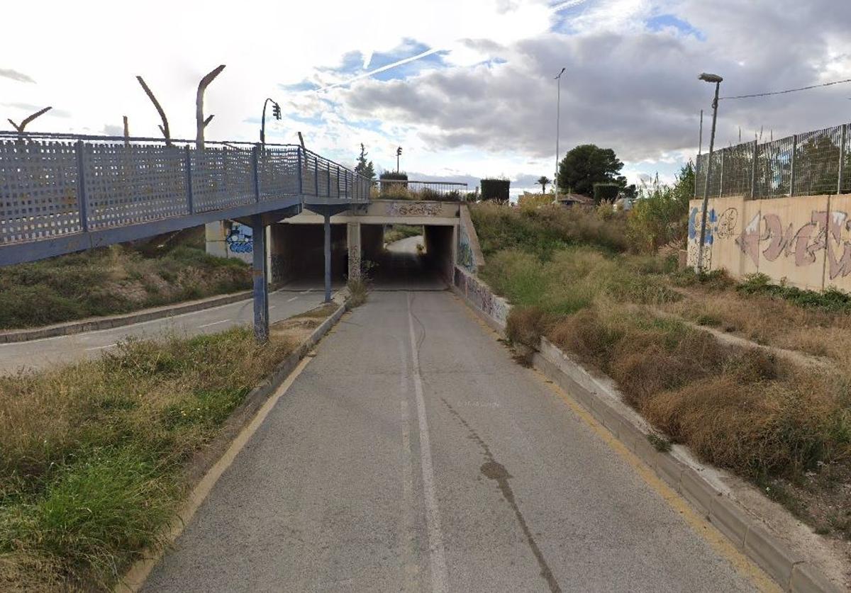 Vecinos del camino Orilla del Río de Murcia claman por estar «encerrados» durante otro Warm Up