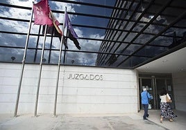Entrada de los juzgados de Cieza, en una imagen de archivo.