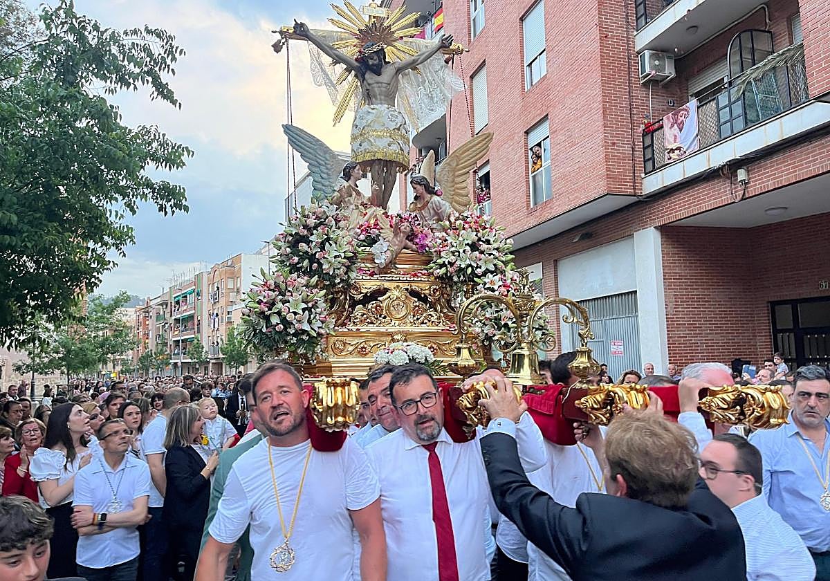 La imagen del Cristo, portada a hombros, este sábado en Cieza.