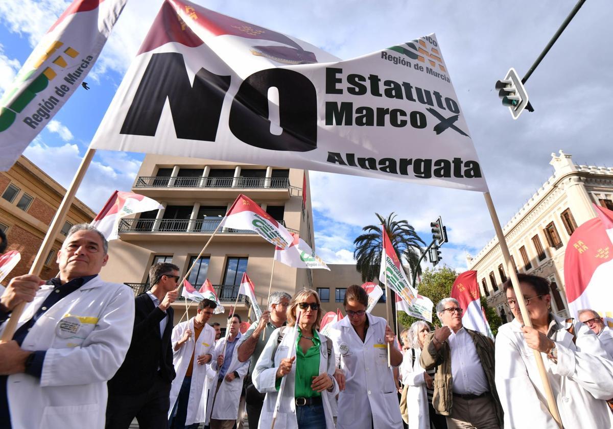 La protesta de los médicos en Murcia, en imágenes