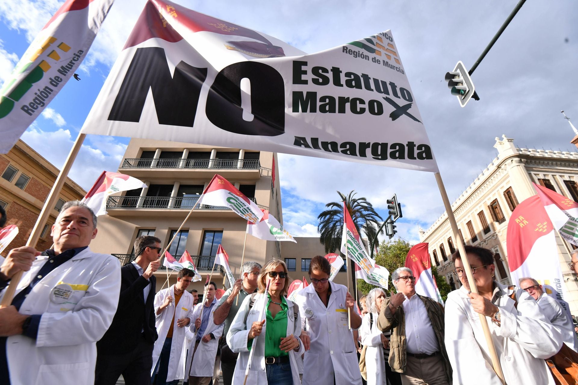 La protesta de los médicos en Murcia, en imágenes