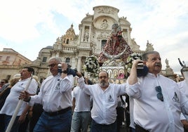 En imágenes, el regreso de la Fuensanta a su santuario