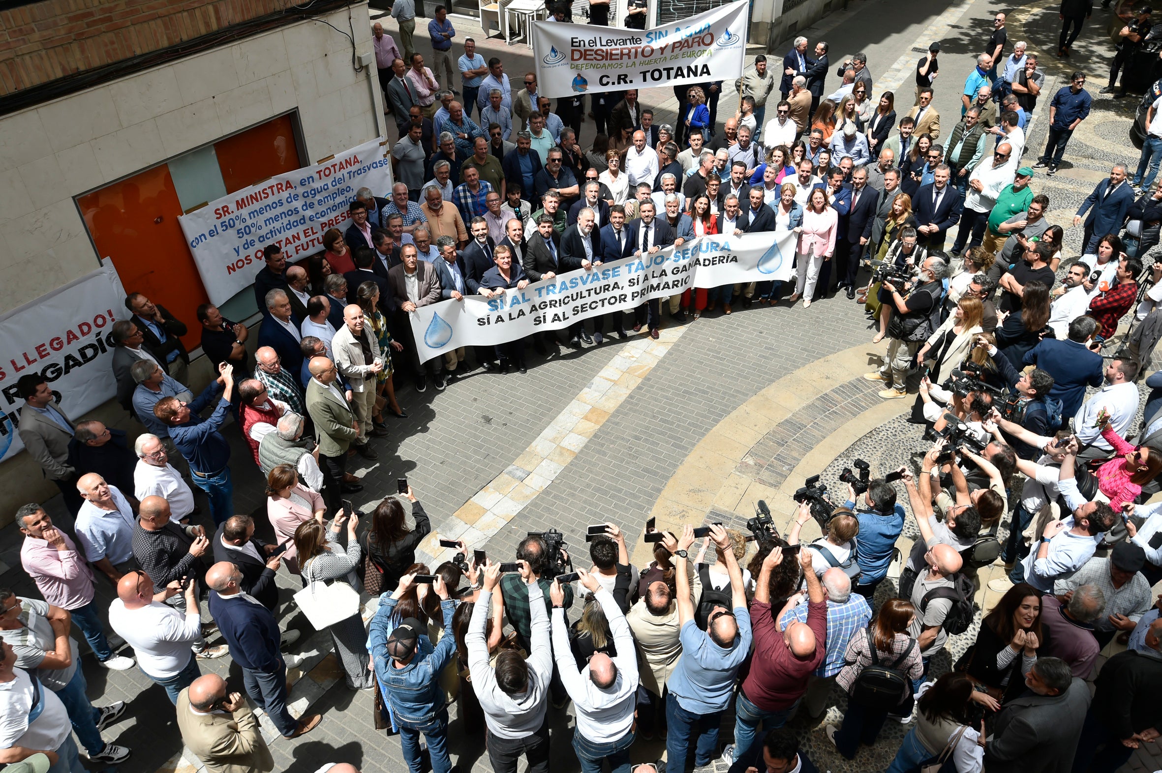 El primer acto en defensa del Trasvase Tajo-Segura, en imágenes