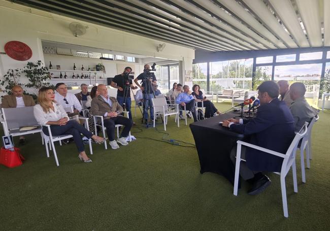 Presentación oficial de la 30º edición del Dimovil -Mercedes Trophy en las instalaciones del club de golf molinense.